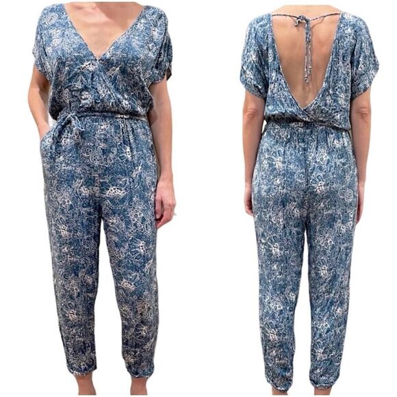 Free People Blue Paisley Print V-Neck Open Back Jumpsuit Size M 100% Viscose - Picture 8 of 8